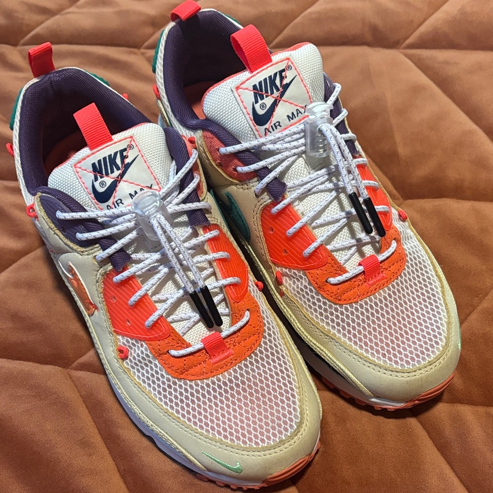 Nike Air Max Mountaineering Trail Team Gold Sneakers